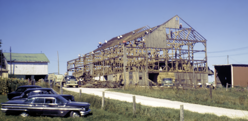 Becker Barn Ottawa St 1962H